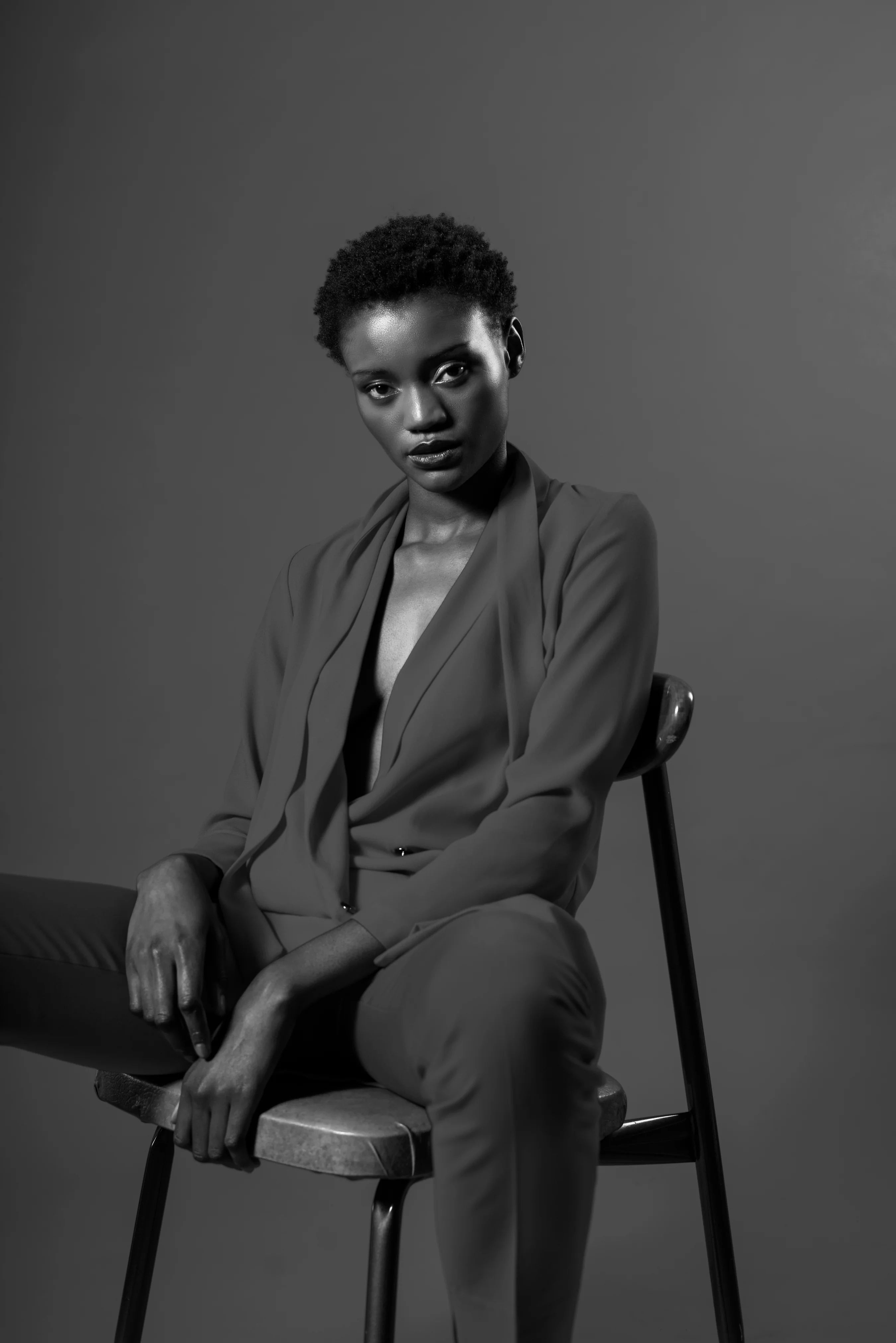 fashion-model-in-black-white.webp